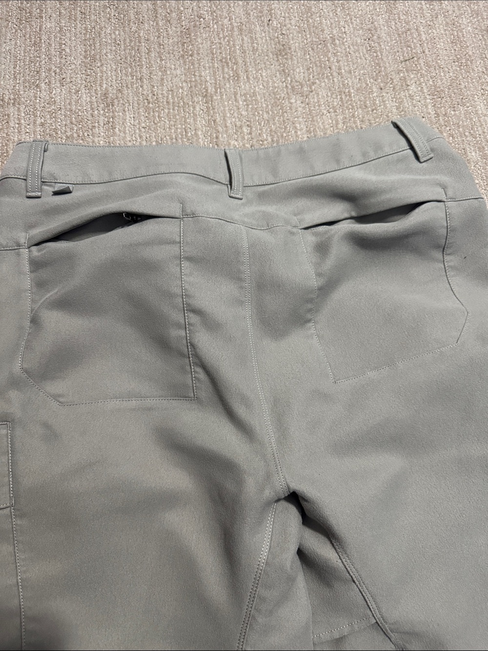 Lululemon Men's Size 31x30 Stone Utilitarian Cargo Pant - Picture 9 of 11